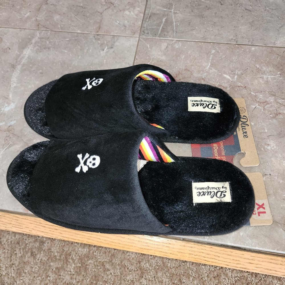Womens Dluxe Dearform slippers skull 💀 NWT - Picture 2 of 3